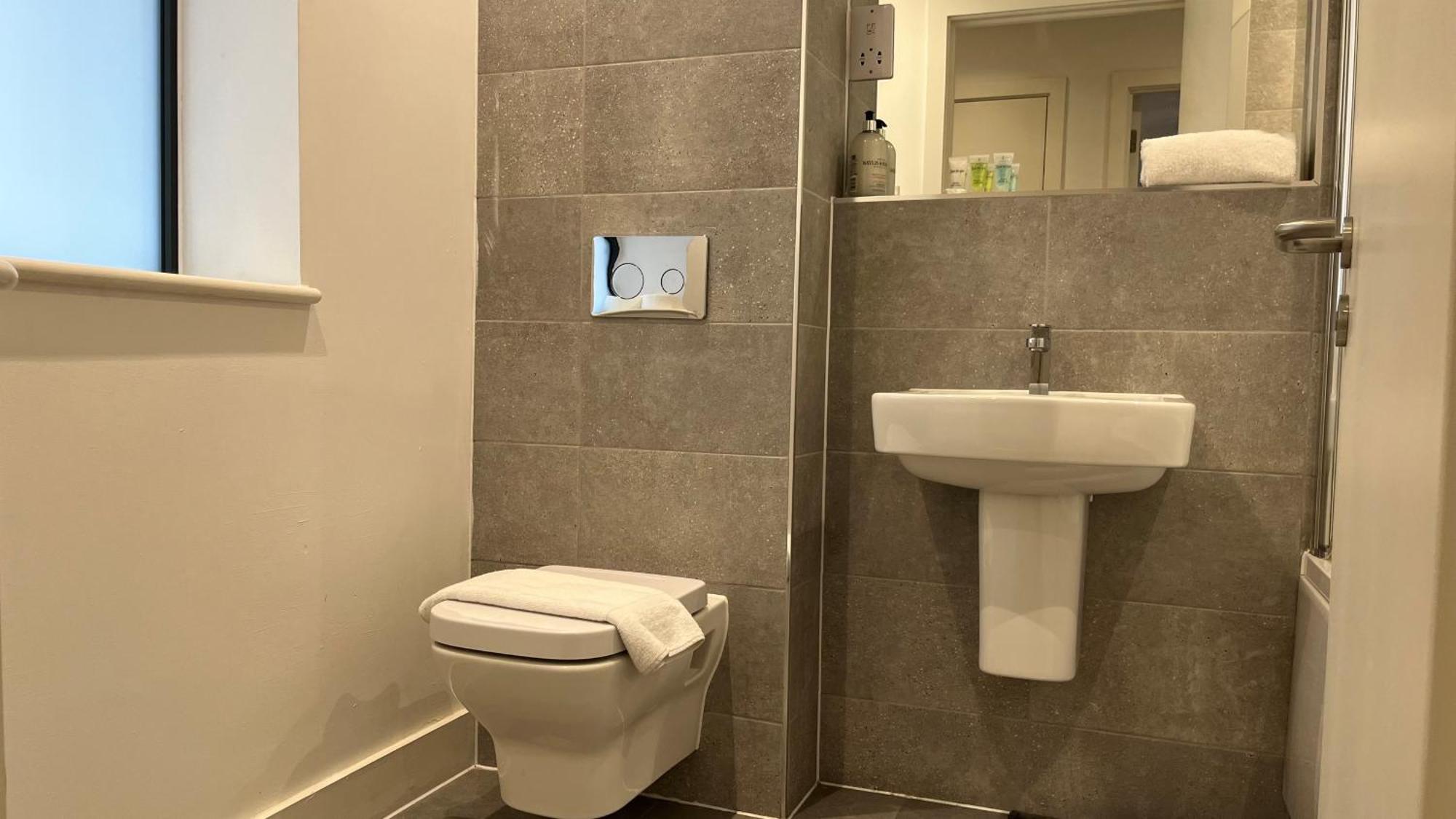 New Build 1 Bedroom Apartment, Jewellery Quarter Бирмингам Екстериор снимка